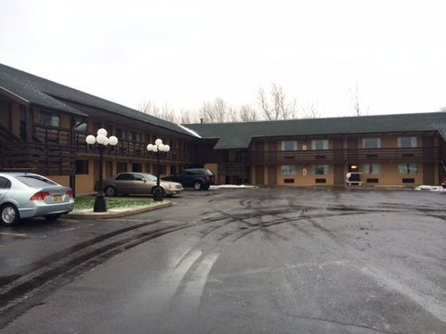 Hospitality Inn Bowmansville Экстерьер фото